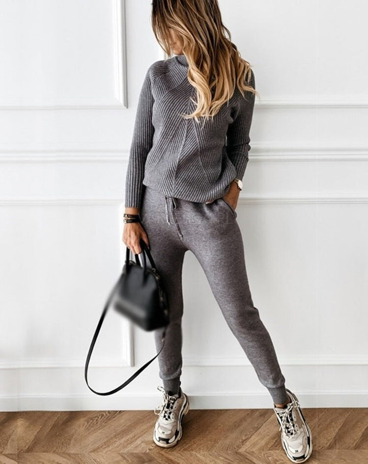 Chic women's two-piece tracksuit set, offering stylish comfort for all-day casual wear and everyday fashion.