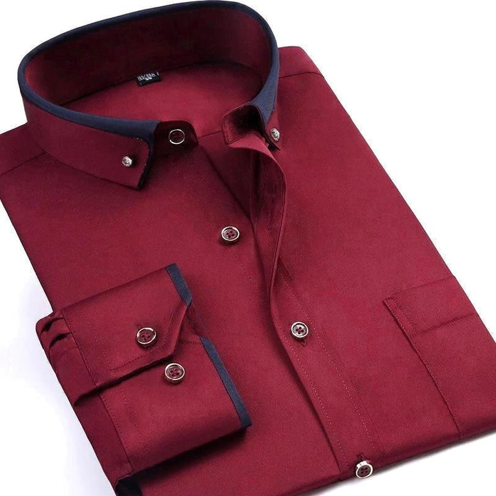 Sophisticated Men's Victor button-down shirt. An elegant long-sleeve top, ideal for a refined and classic look.