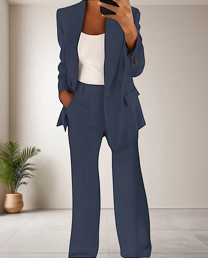 Versatile women's two-piece pantsuit, perfect for a chic casual outing or comfortable, trendy loungewear.