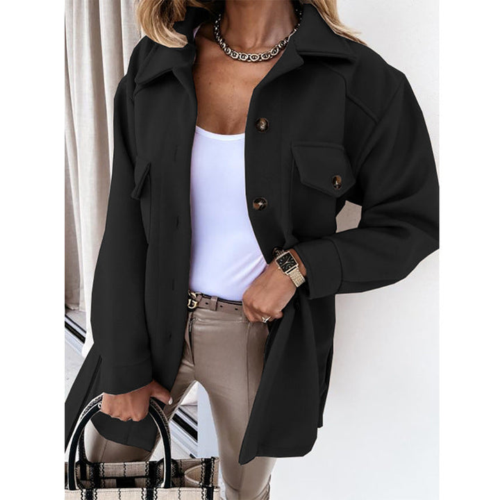 Sleek Elara women's windbreaker jacket, a stylish & lightweight piece for spring/fall casual outerwear.