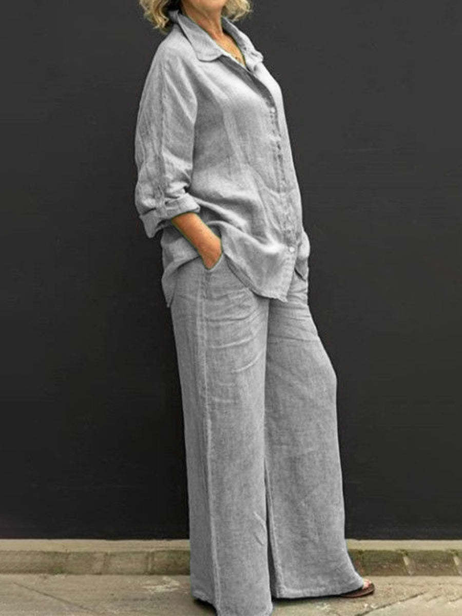 Comfortable women's cotton-linen two-piece suit set, perfect as stylish loungewear or summer travel outfit.