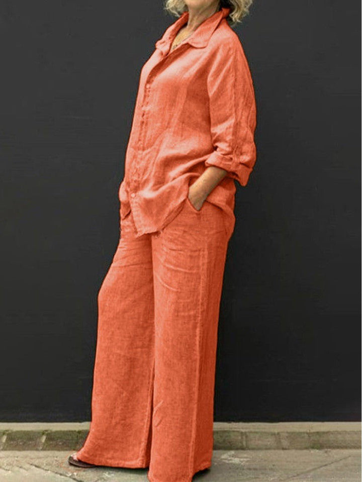 Elegant women's two-piece summer suit in breathable cotton-linen, perfect for chic warm-weather fashion.