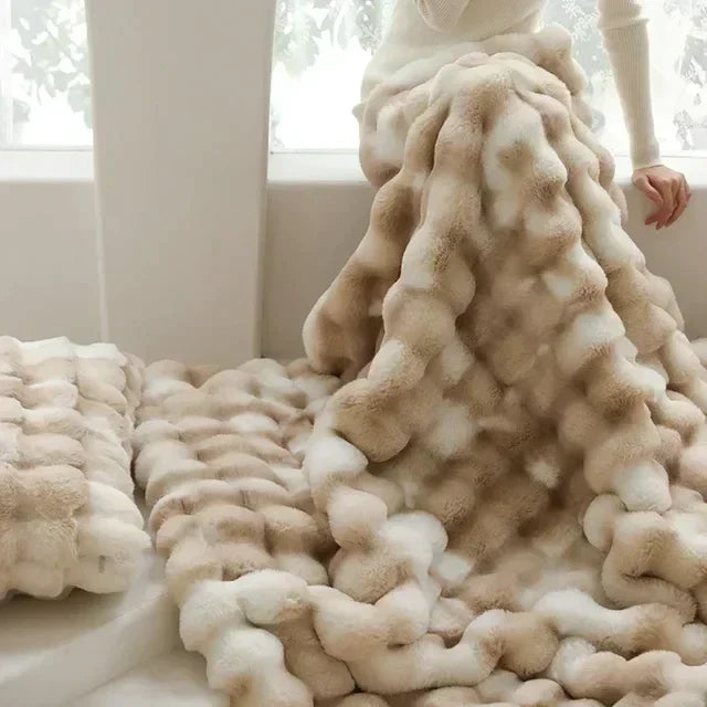 Anti-pilling plush faux fur blanket, ideal for bedrooms and living rooms