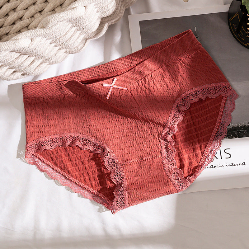 Smooth, soft intimates: women's comfortable underwear with a breathable fit.