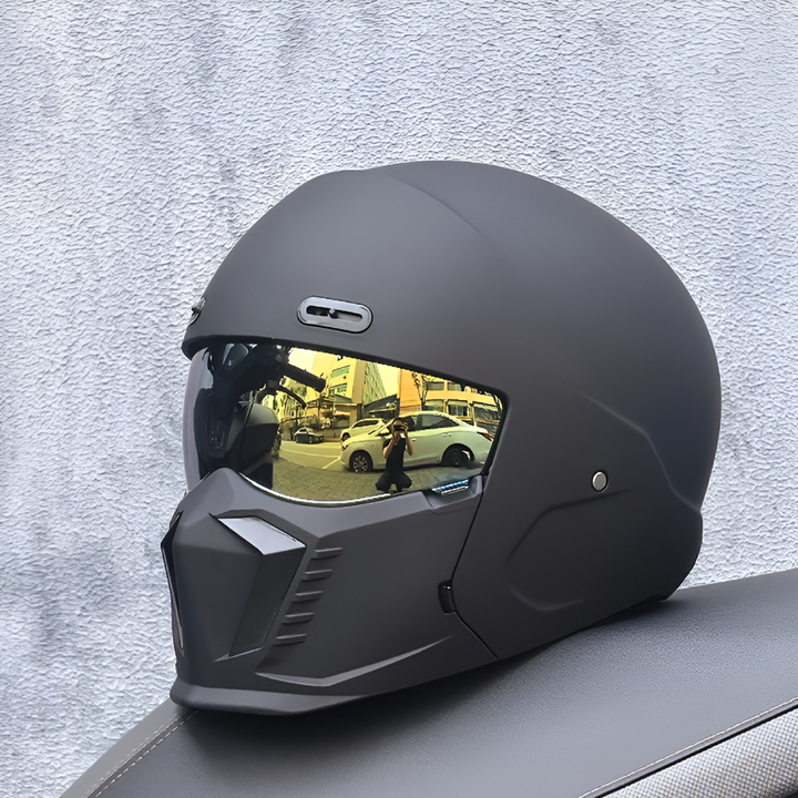 Unisex DOT & ECE approved full face motorcycle helmet with timeless retro style.