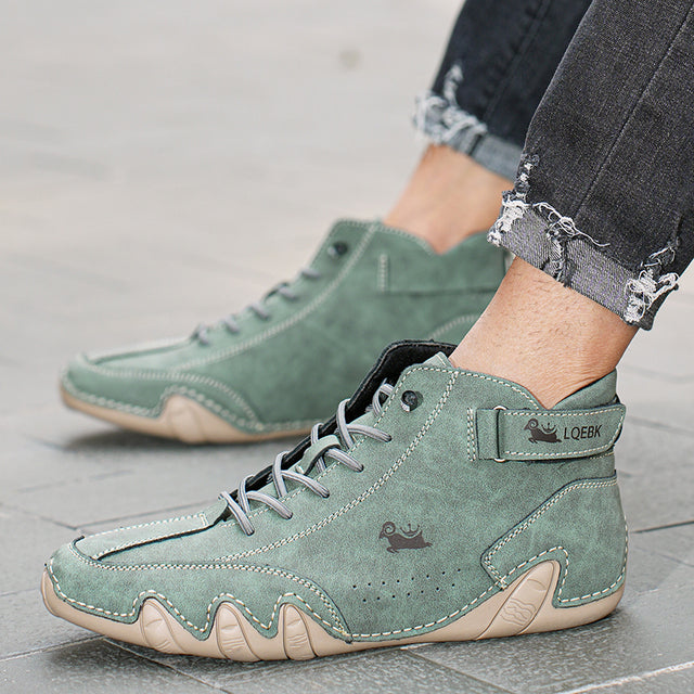 Unisex leather barefoot shoes for natural walking and outdoor adventures.