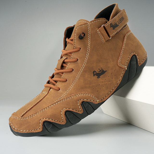 Comfortable leather barefoot shoes promoting natural foot movement.