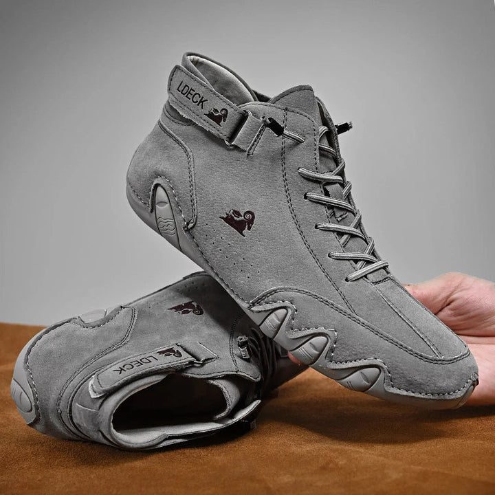 Stylish unisex leather shoes perfect for everyday outdoor exploration.
