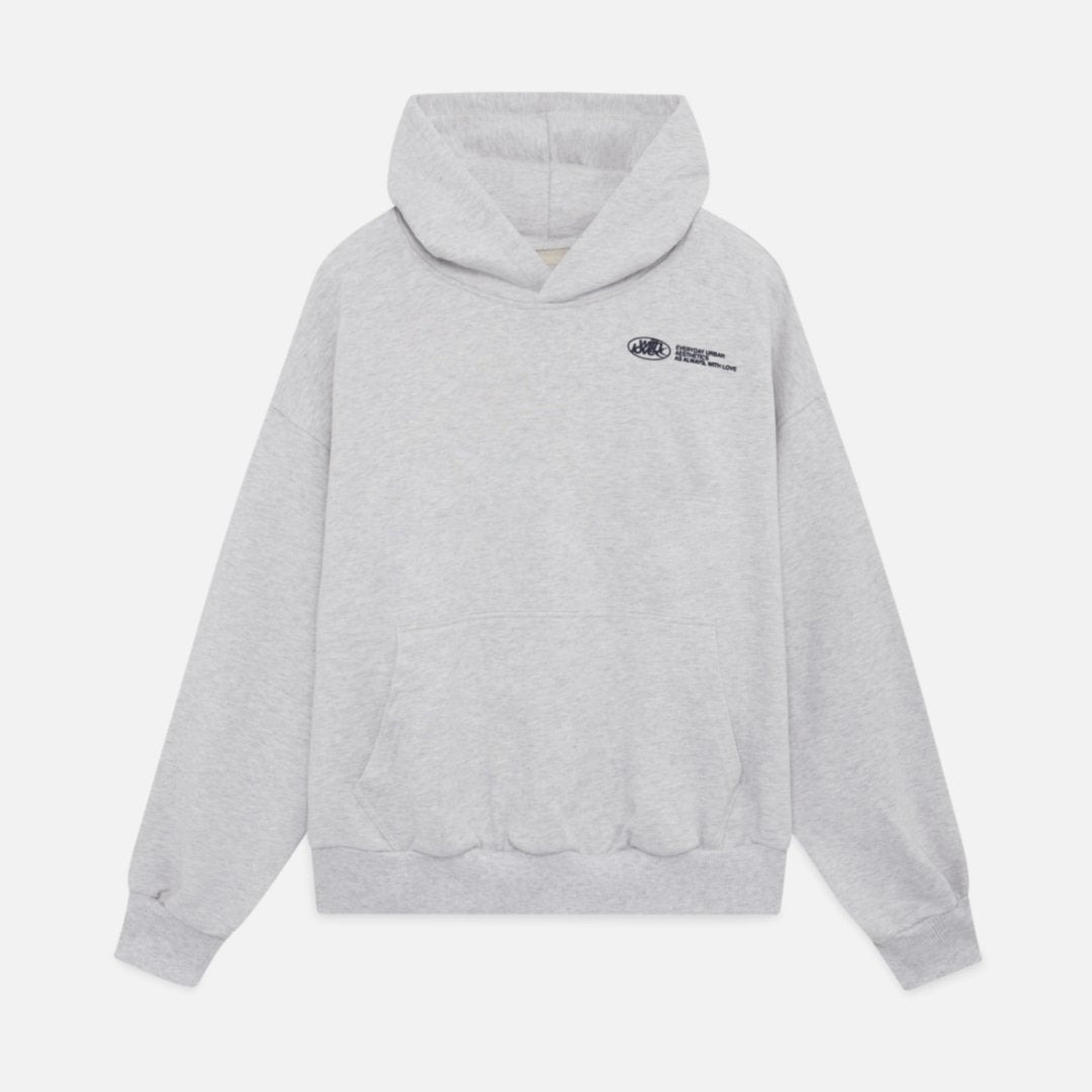 Loose-fit women's oversized hoodie in a cozy fabric, ideal for modern streetwear fashion & ultimate comfort.