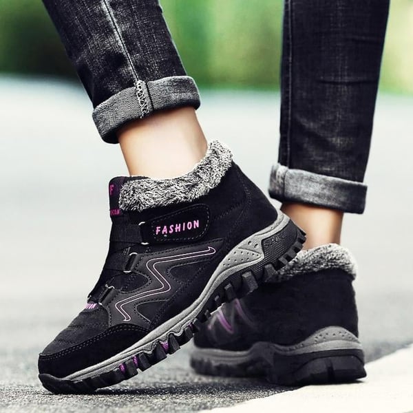 Unisex Aspen Snow Boots, great for hiking, warm, waterproof, and with a reliable non-slip grip.