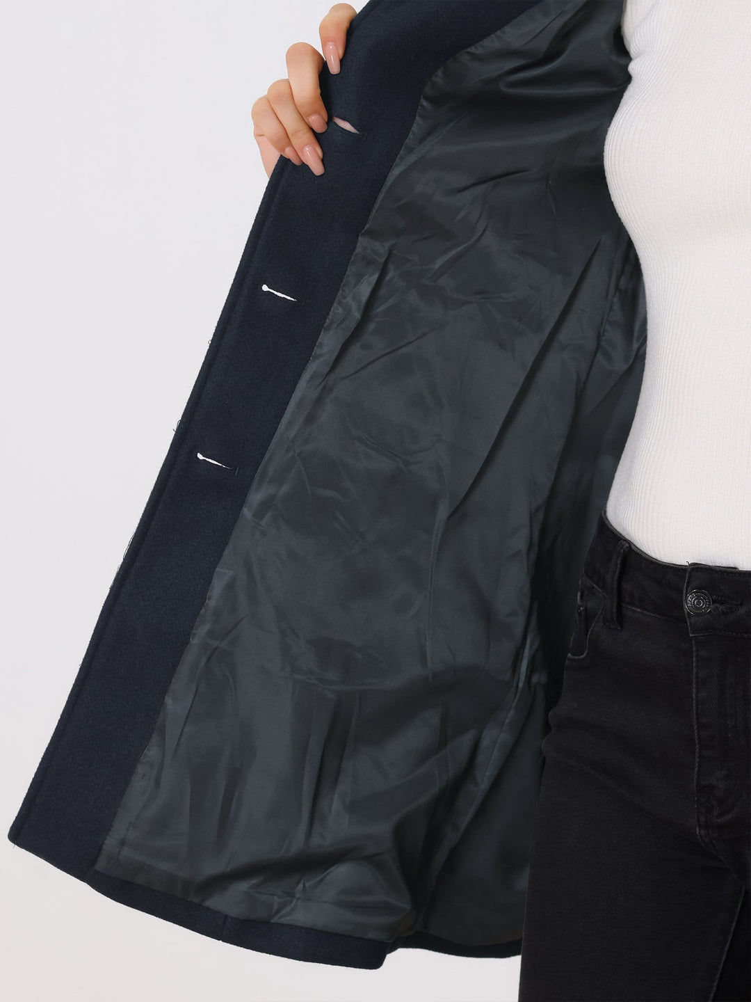 Professional women's single-breasted trench coat. Elegant tailored long coat, ideal for office wear and cold weather chic.