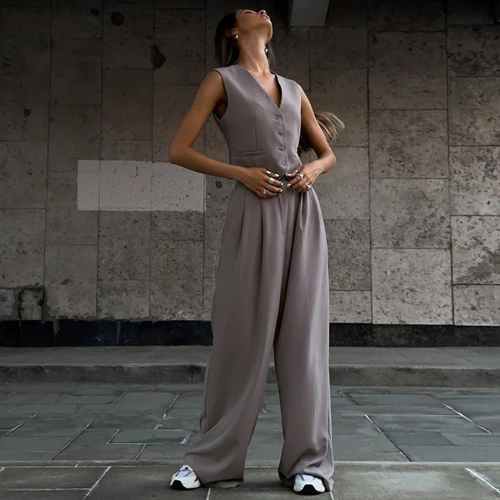 Women's sleeveless vest & wide-leg pants suit set, a chic and comfortable tailored outfit.