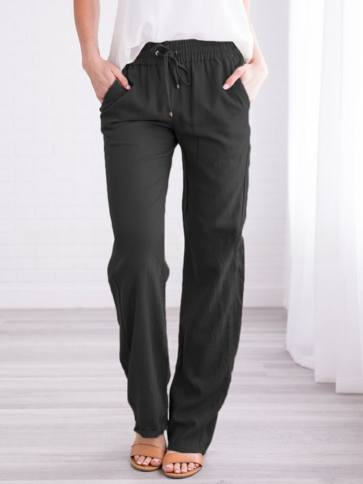 Women's lightweight everyday trousers, relaxed fit, perfect for comfortable summer fashion.