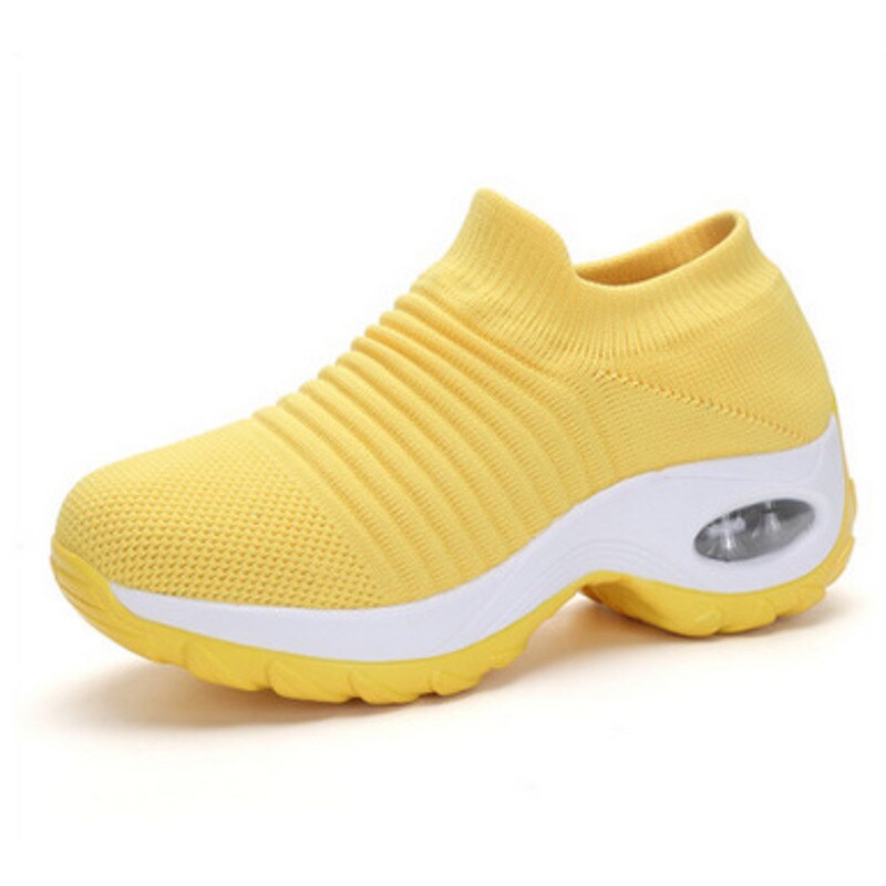 Breathable women's sneakers, lightweight & cushioned for everyday wear.