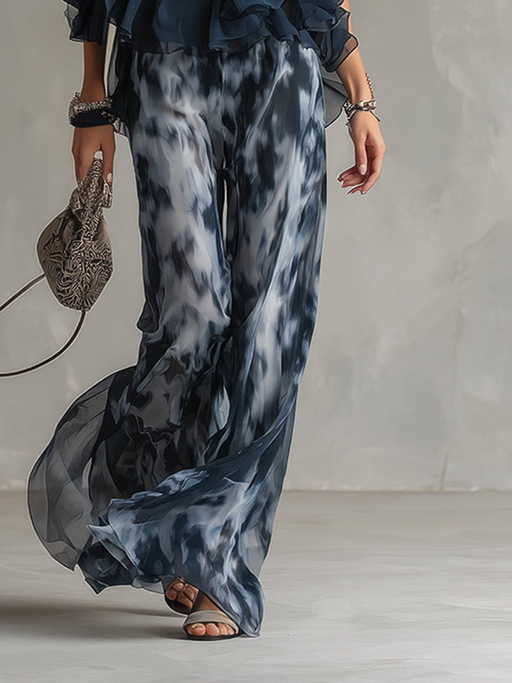 Fashionable women's halter neck wide leg pants set, a versatile and comfortable summer casual outfit.