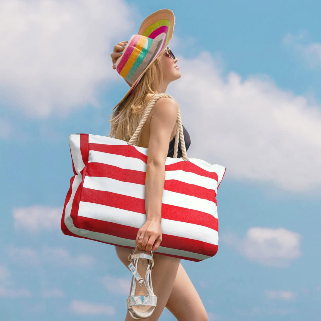 Easy-to-clean waterproof beach bag.