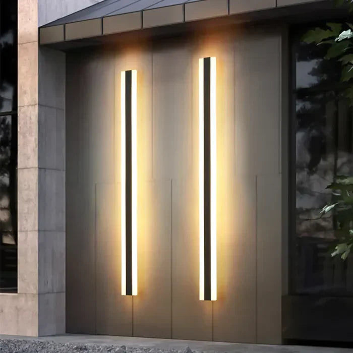 Weather-resistant outdoor wall lamp with modern exterior light design