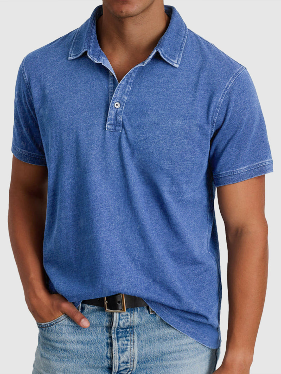 Classic men's short sleeve polo shirt, regular fit, perfect for casual summer style and everyday comfort.