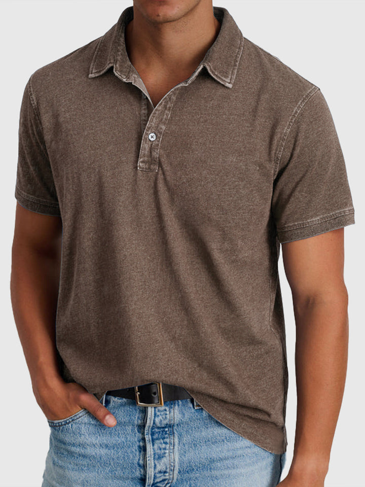 Summer-ready men's short sleeve polo, regular fit, ensuring comfort and casual style.