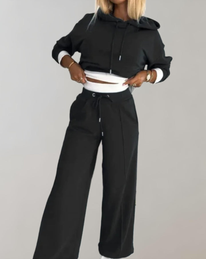 Women's 2-piece grey hoodie tracksuit set with comfortable wide-leg trousers.