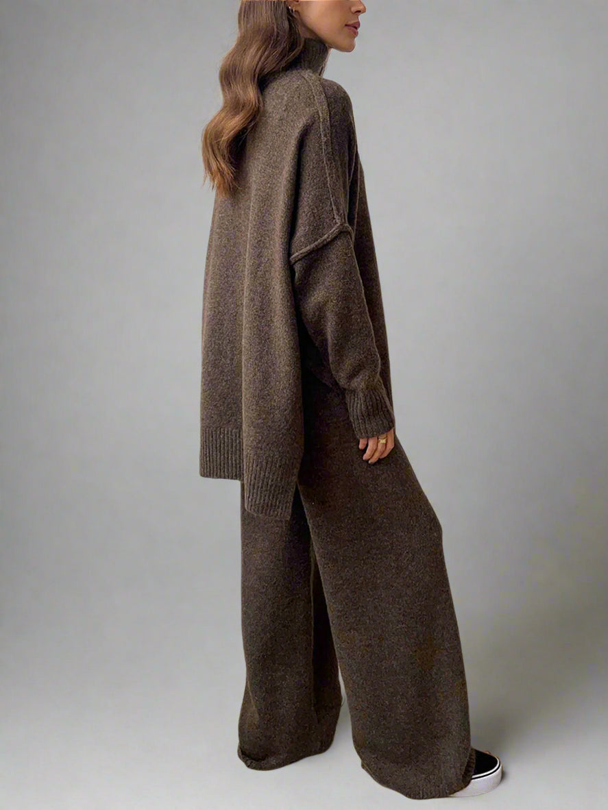 Comfortable and warm women's loungewear set in a soft beige knit