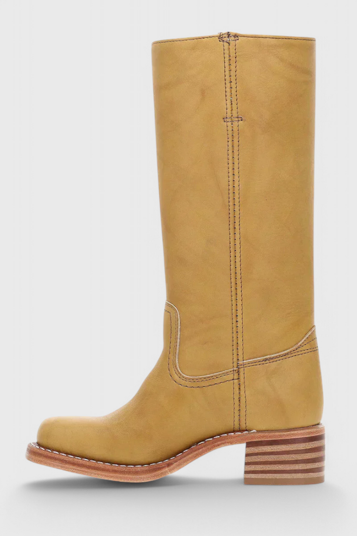 Perfect for autumn: women's knee high boots with a fashionable stacked heel.
