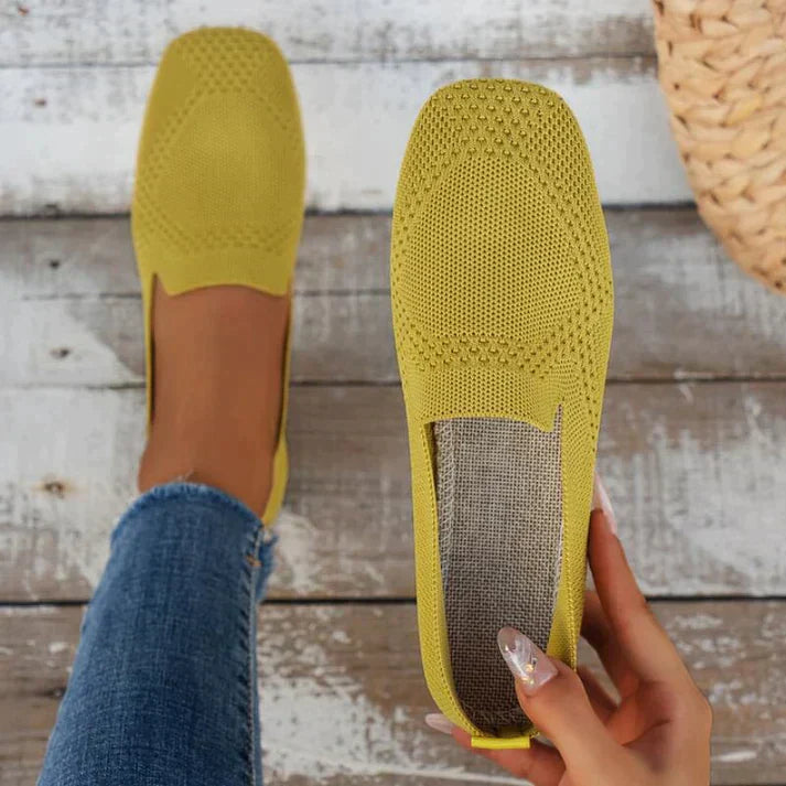 Comfortable and chic women's casual flats with a slip-on loafer style for versatile outfits.