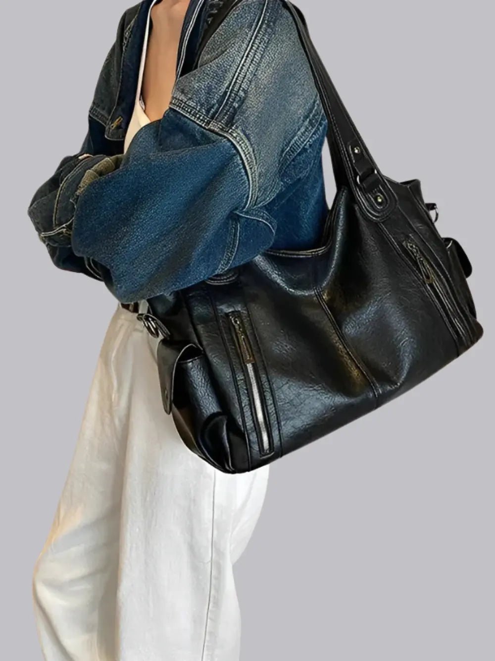 Versatile women's genuine leather crossbody bag, ideal for everyday use