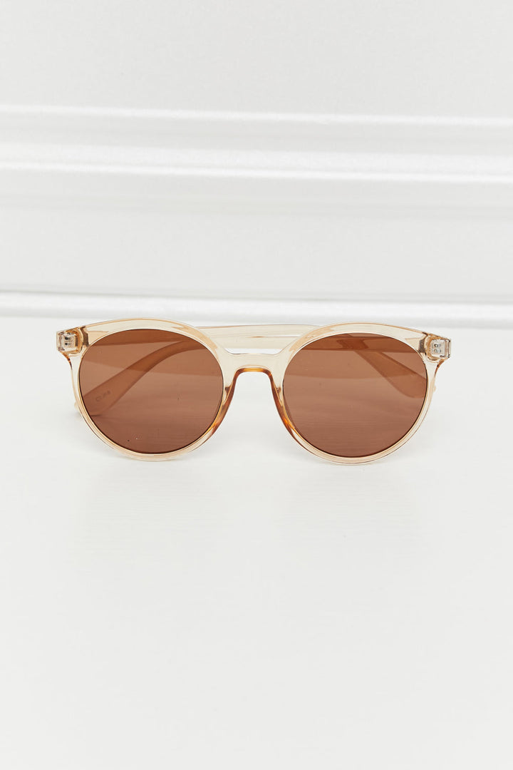 Elegant women's round sunglasses, a must-have accessory