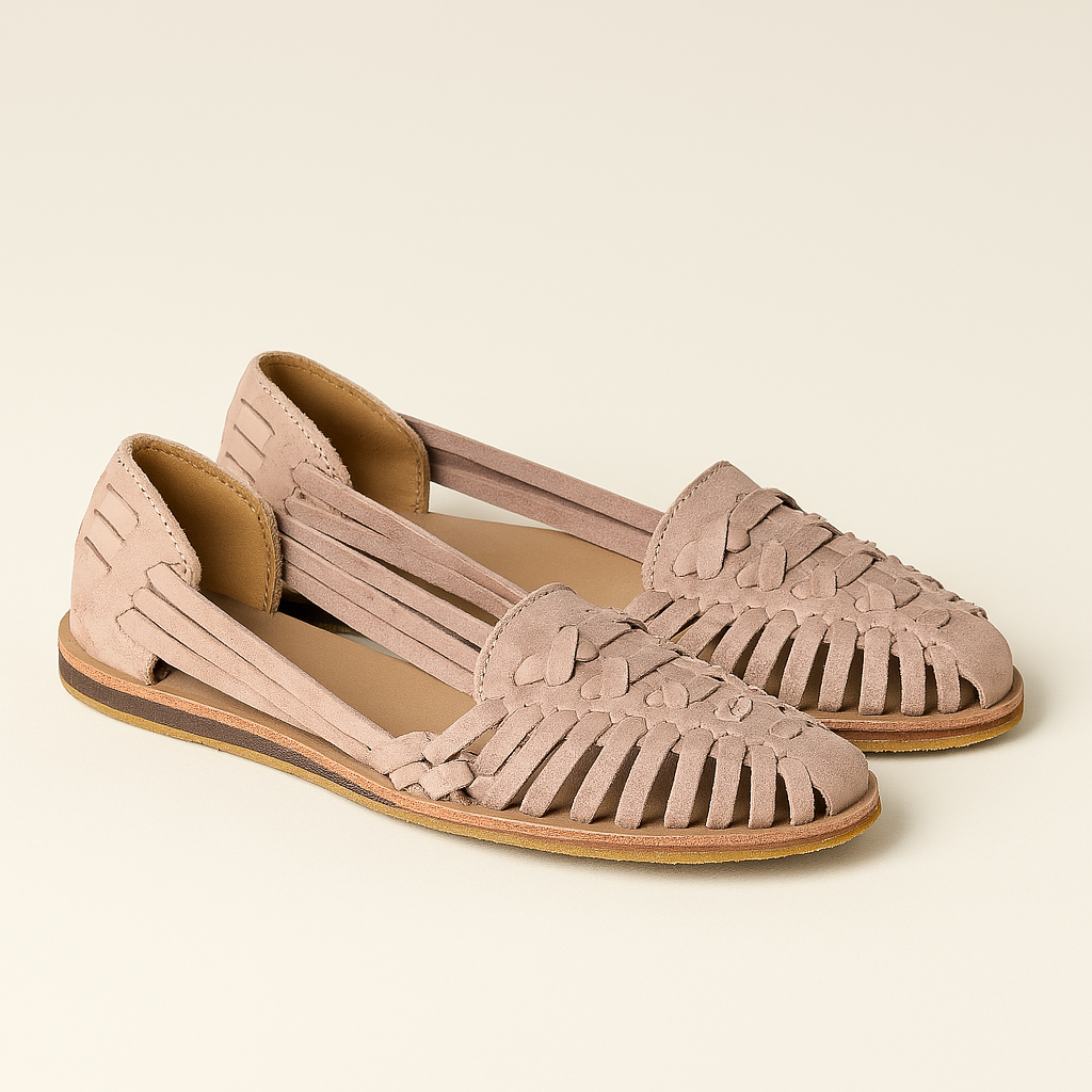 Stylish black women's slingback sandals with a closed toe and delicate straps for comfortable summer wear.