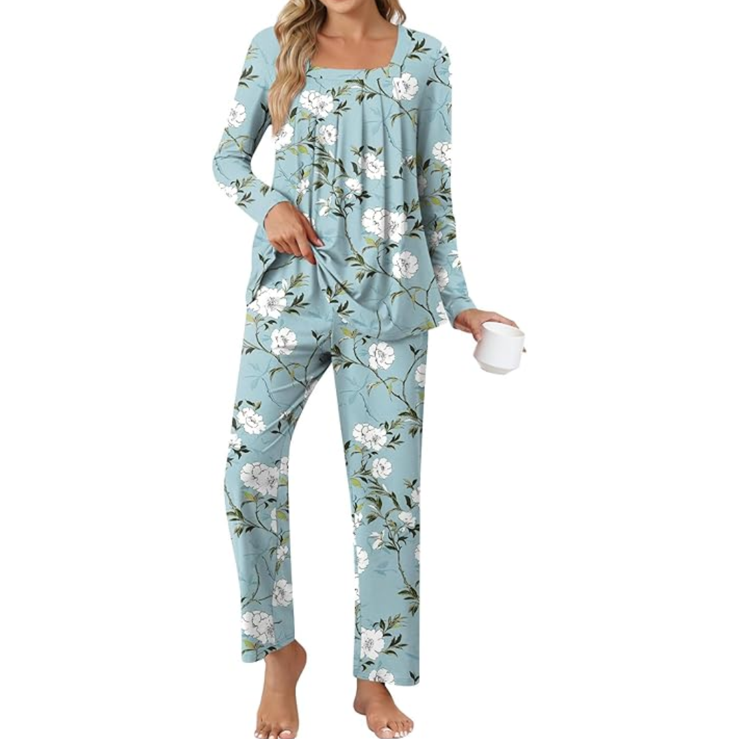 Soft touch women's lounge clothes set, a two-piece design with pockets for daily comfort.