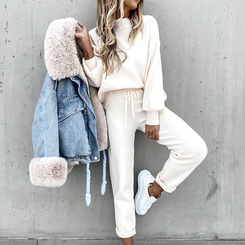 Women's cozy loungewear set: turtleneck top & high-waist pants. Perfect for comfortable everyday casual wear.