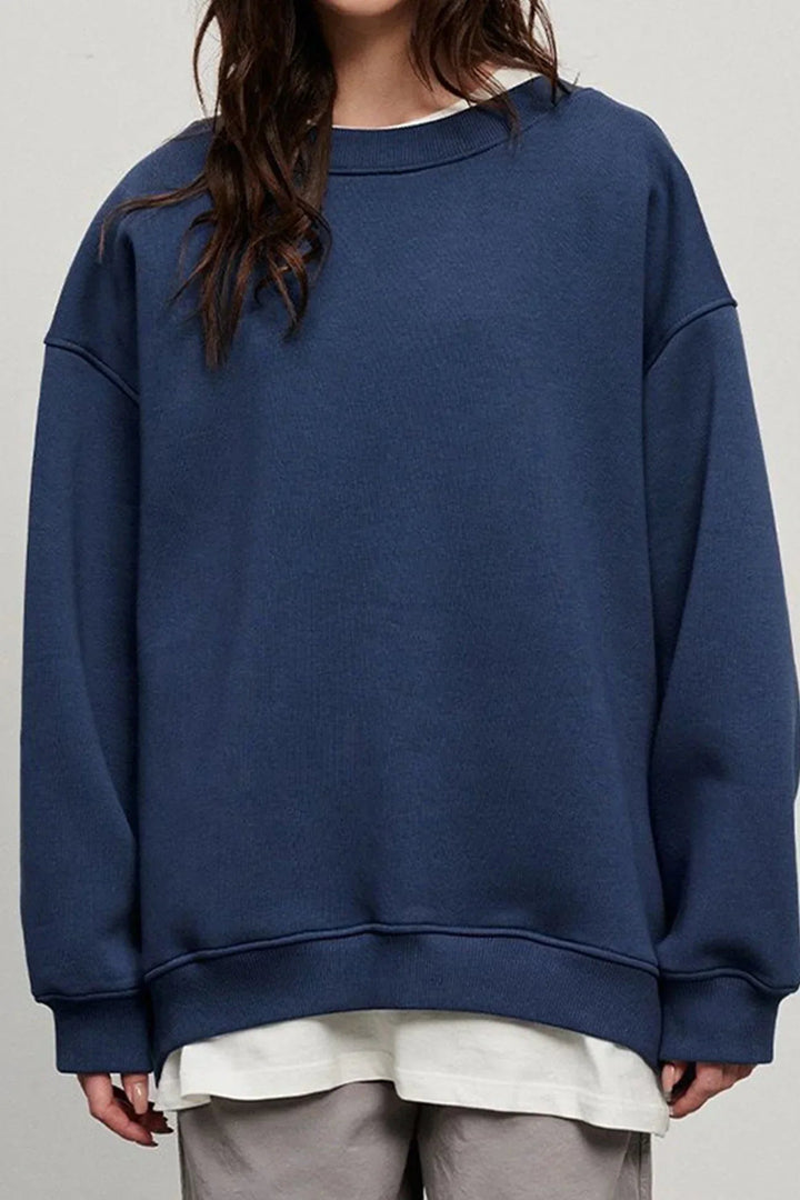 Everyday women's oversized round neck sweatshirt, a comfortable and cozy pullover for relaxed wear.