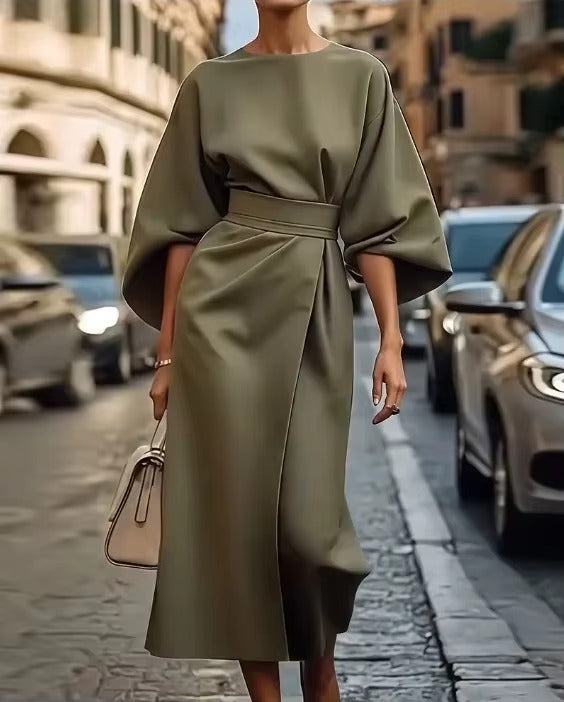 Chic and versatile women's midi dress, perfect for day-to-night wear.