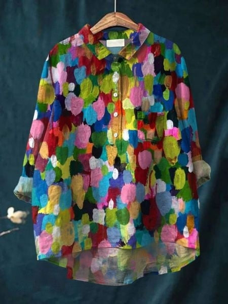 Feminine and elegant women's lightweight floral top.
