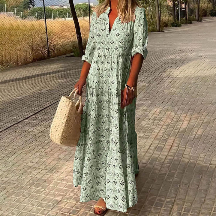 Comfortable loose-fit women's boho maxi dress, ideal for parties & day wear with its elegant flow.