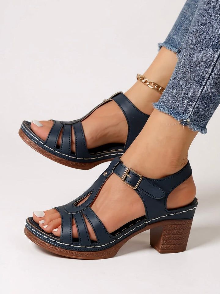 Comfortable block heel sandals for women, ideal for a fashionable look.