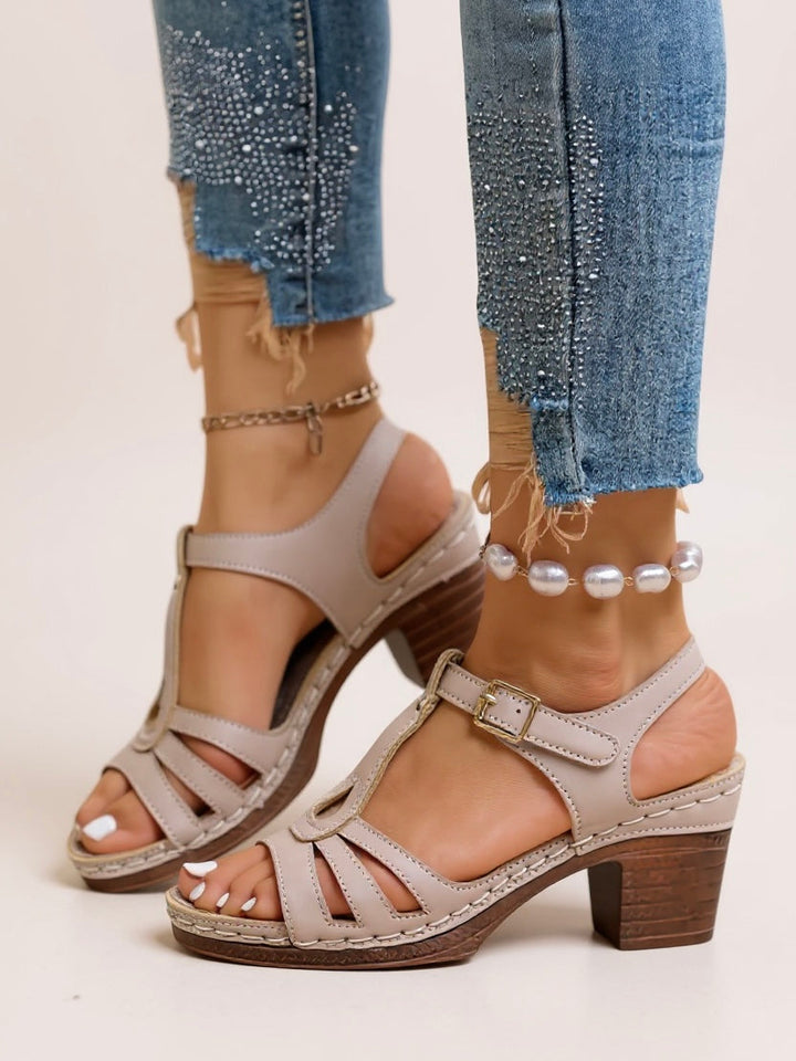 Elegant women's sandals with a stable block heel, perfect for any occasion.
