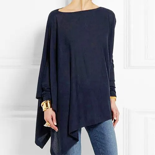 Elegant women's long sleeve top in a soft fabric, ideal for everyday fashion.