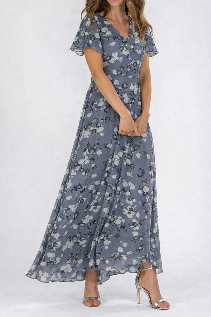 Flattering plus size dress with sophisticated style for special occasions.