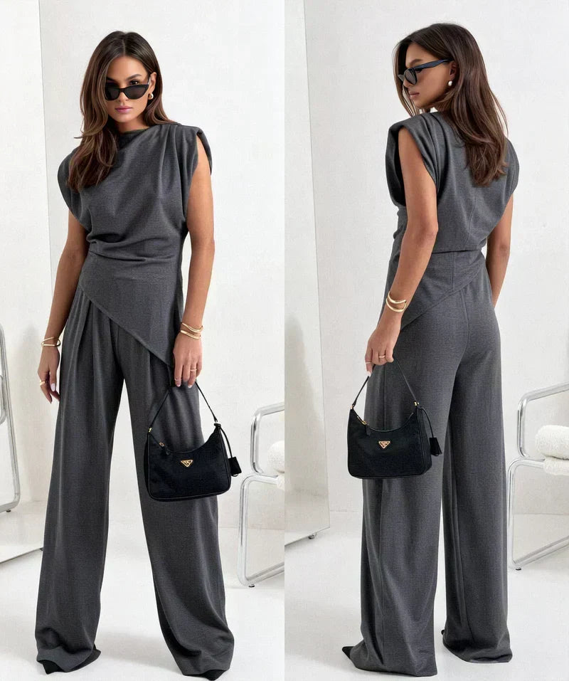Soft, elegant women's two-piece set, offering comfortable fashion and modern style for everyday wear.