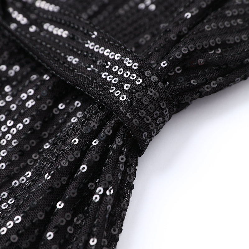 Stylish women's sequin mini dress, versatile for parties and special occasions.
