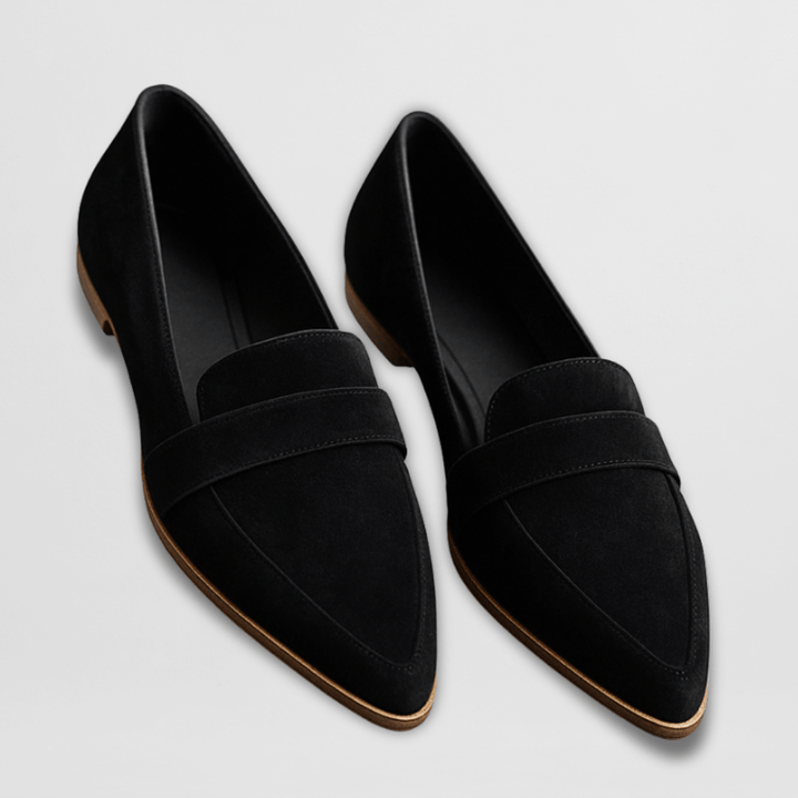 Comfortable flat loafers for women, perfect for work or casual wear, in eye-catching leopard print