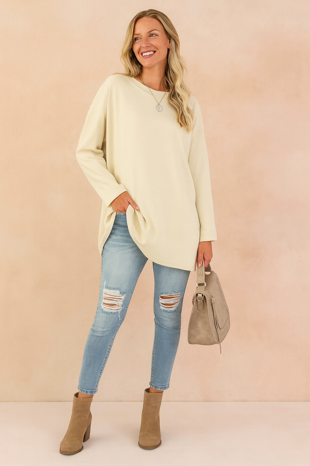Chic long sleeve sweater for women, featuring a loose fit and classic crewneck design.