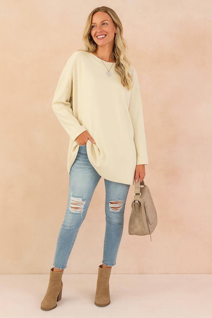 Chic long sleeve sweater for women, featuring a loose fit and classic crewneck design.