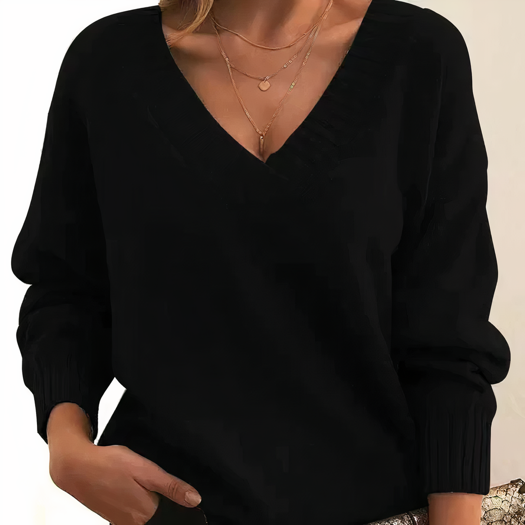 Women's luxurious Isabella V-neck sweater in elegant knitwear