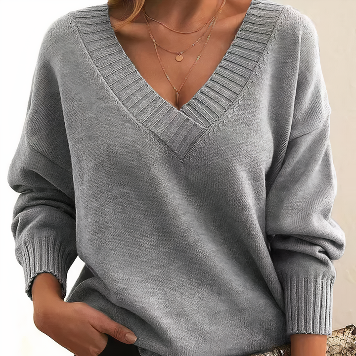 Isabella women's sweater: luxurious V-neck, perfect for cozy fall days