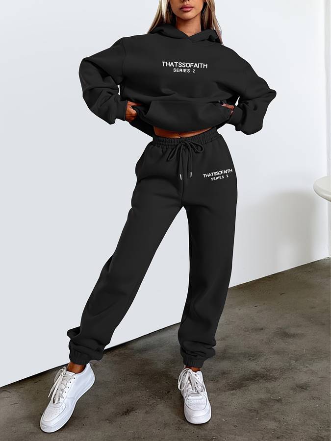 Women's Mia cozy sweatshirt and jogger set for ultimate comfort and style.