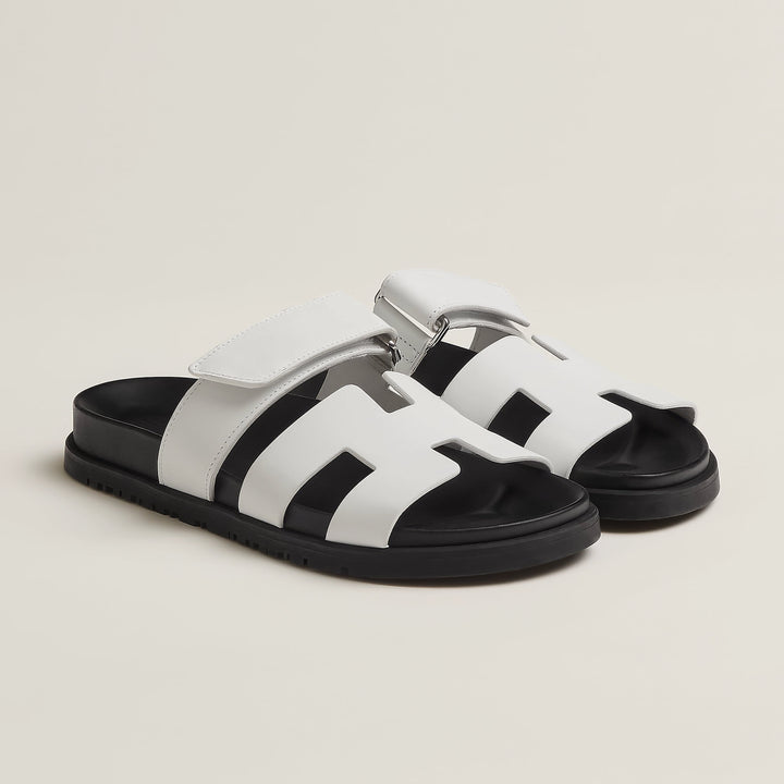 Comfortable and chic women's flat sandals for warm weather