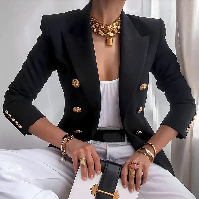 Embrace classic style with this women's old-school inspired tailored blazer.